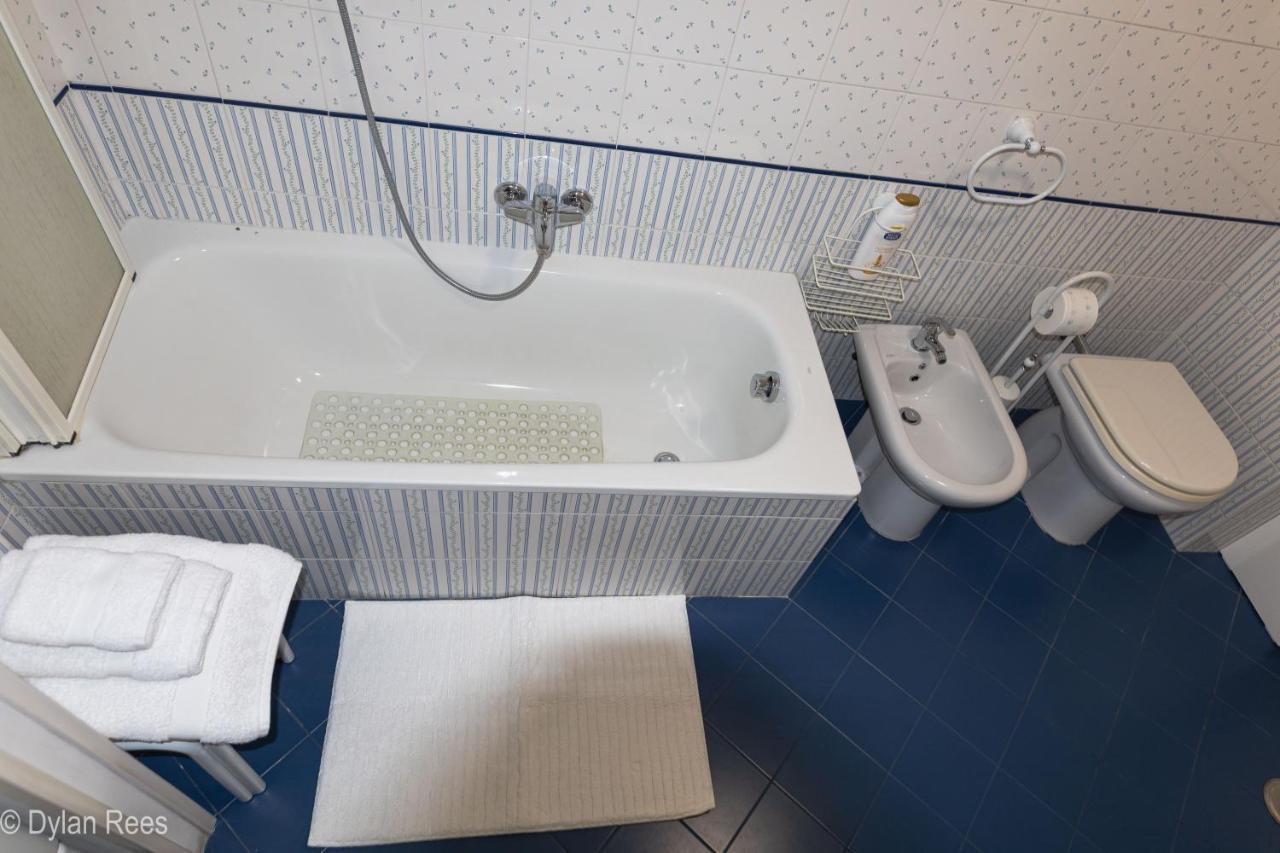Bob'S Fleming House Villa Рим Екстериор снимка